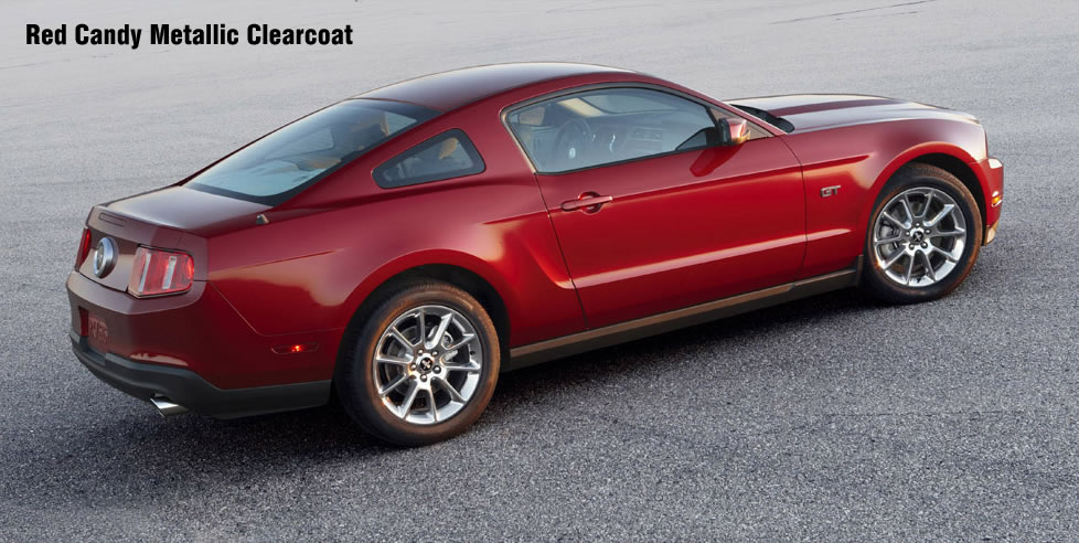 2010 Ford Mustang Farben: Red Candy Metallic
