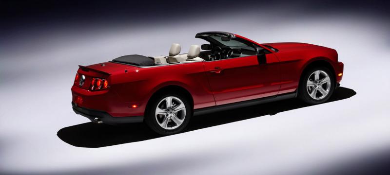 2010_ford_mustang_color_red_convertible04.jpg