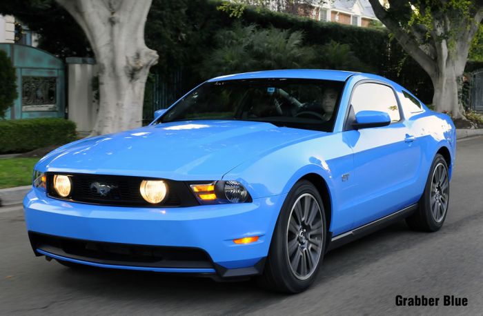 2010 Ford Mustang Farben: Grabber Blue
