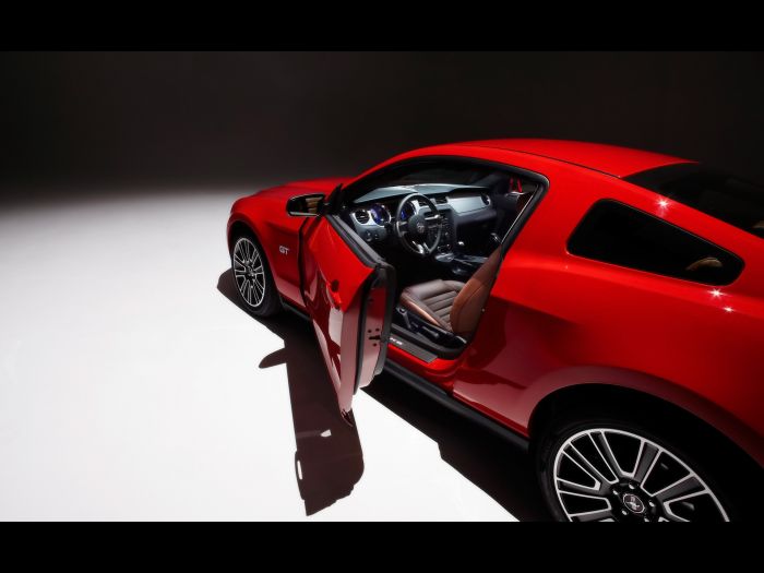 2010_ford_mustang_color_red_coupe07.jpg