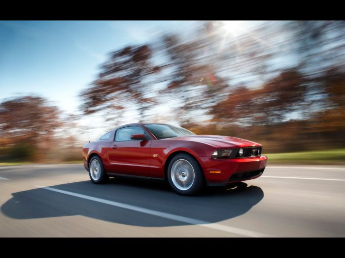 2010_ford_mustang_color_red_coupe18.jpg