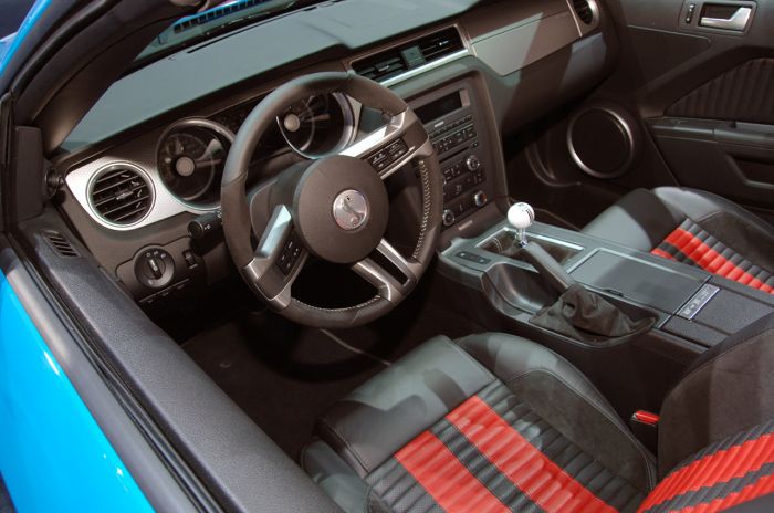 2010-shelby-gt500-convertible-interior1.jpg